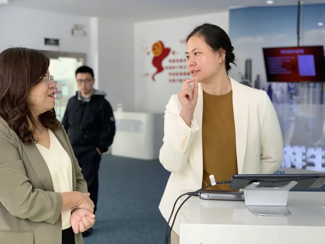 新吴区委副书记李芬一行莅临ag贵宾厅医疗调研