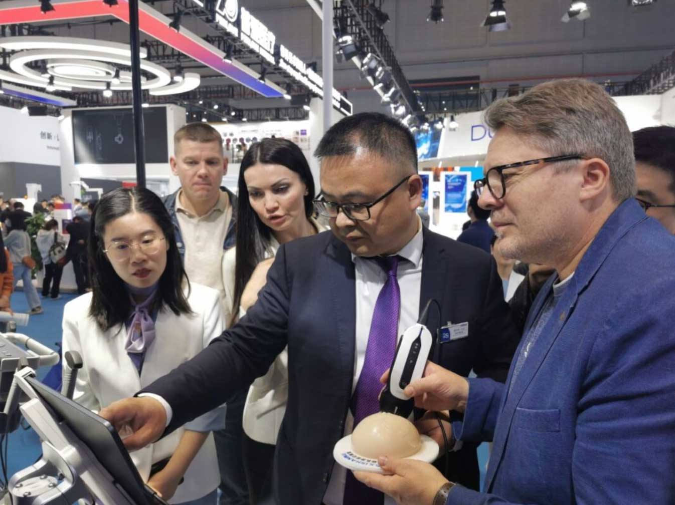 融智创新，领航未来 | ag贵宾厅医疗精彩亮相2024CMEF