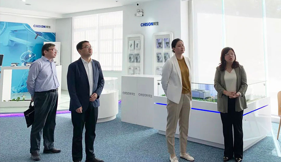 新吴区委副书记李芬一行莅临ag贵宾厅医疗调研